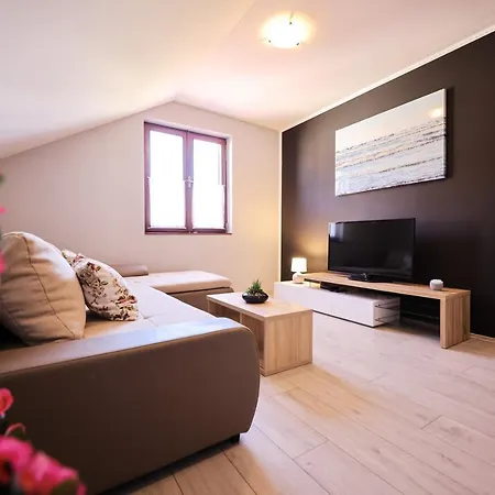 아파트 Ruza Sukošan